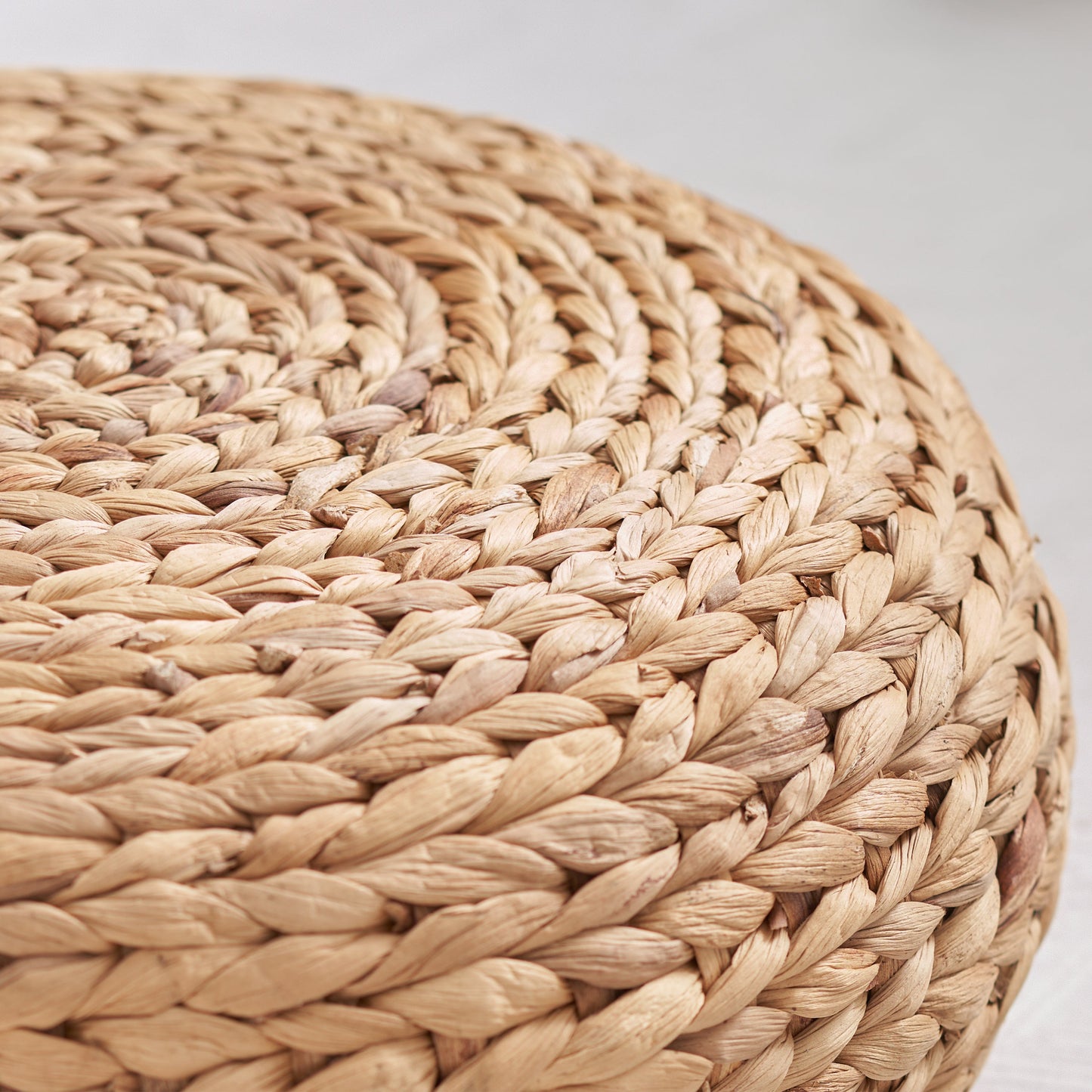 Woven Tatami Floor Cushion with Round Shape