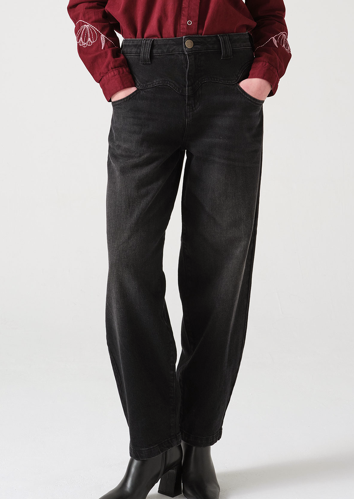 Mia Barrel Leg Jean