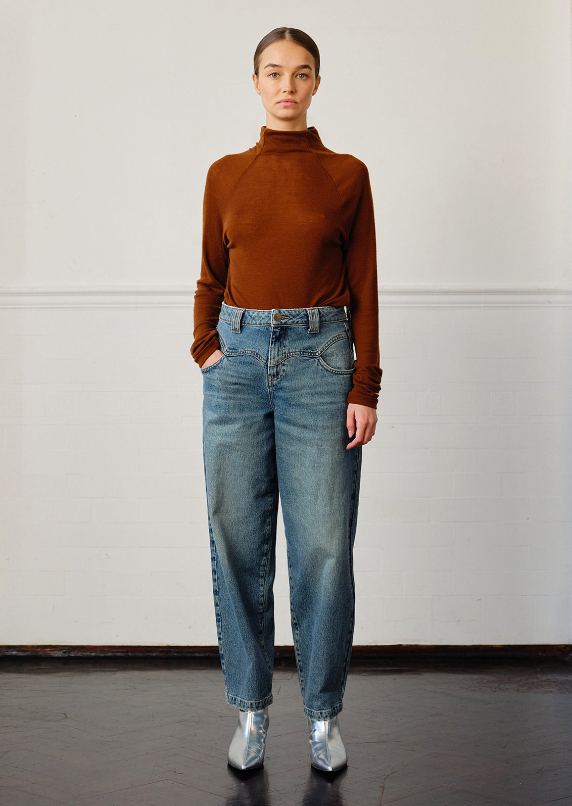 Mia Barrel Leg Jean