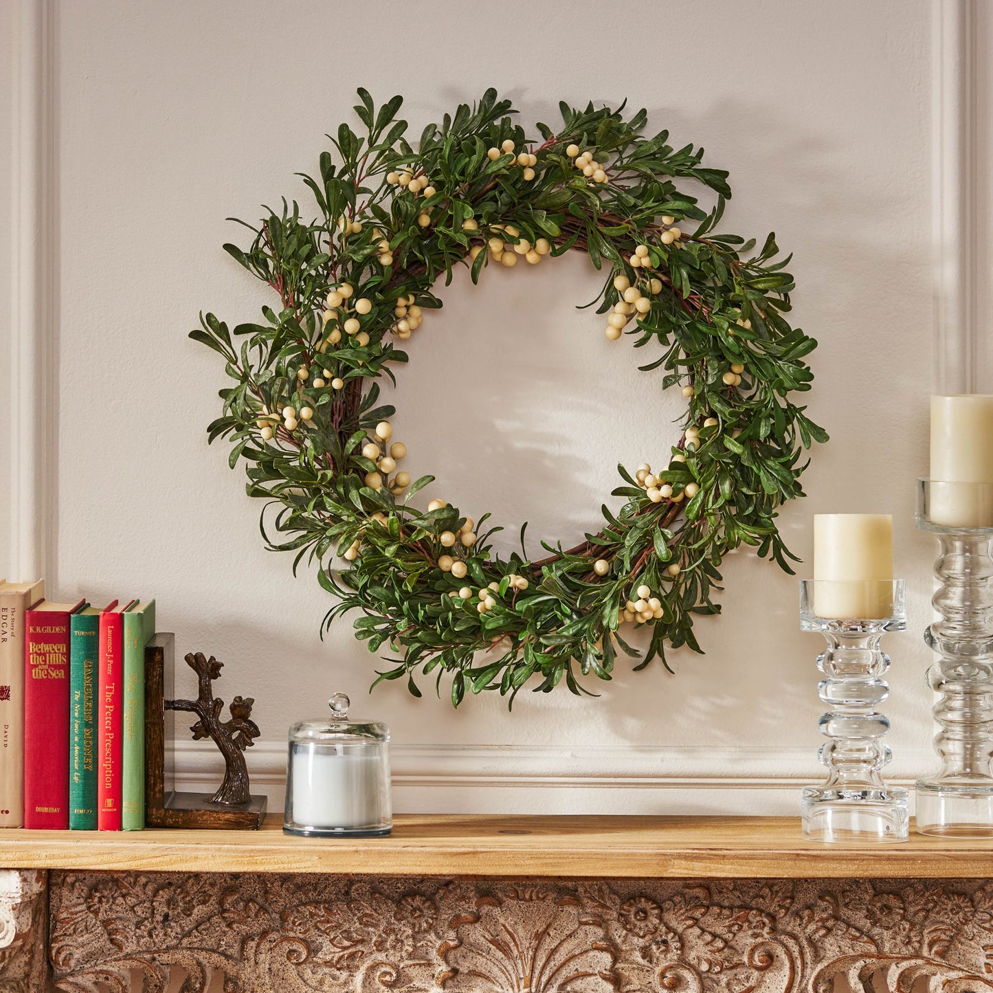 Donza 29-inch Snowberry Wreath