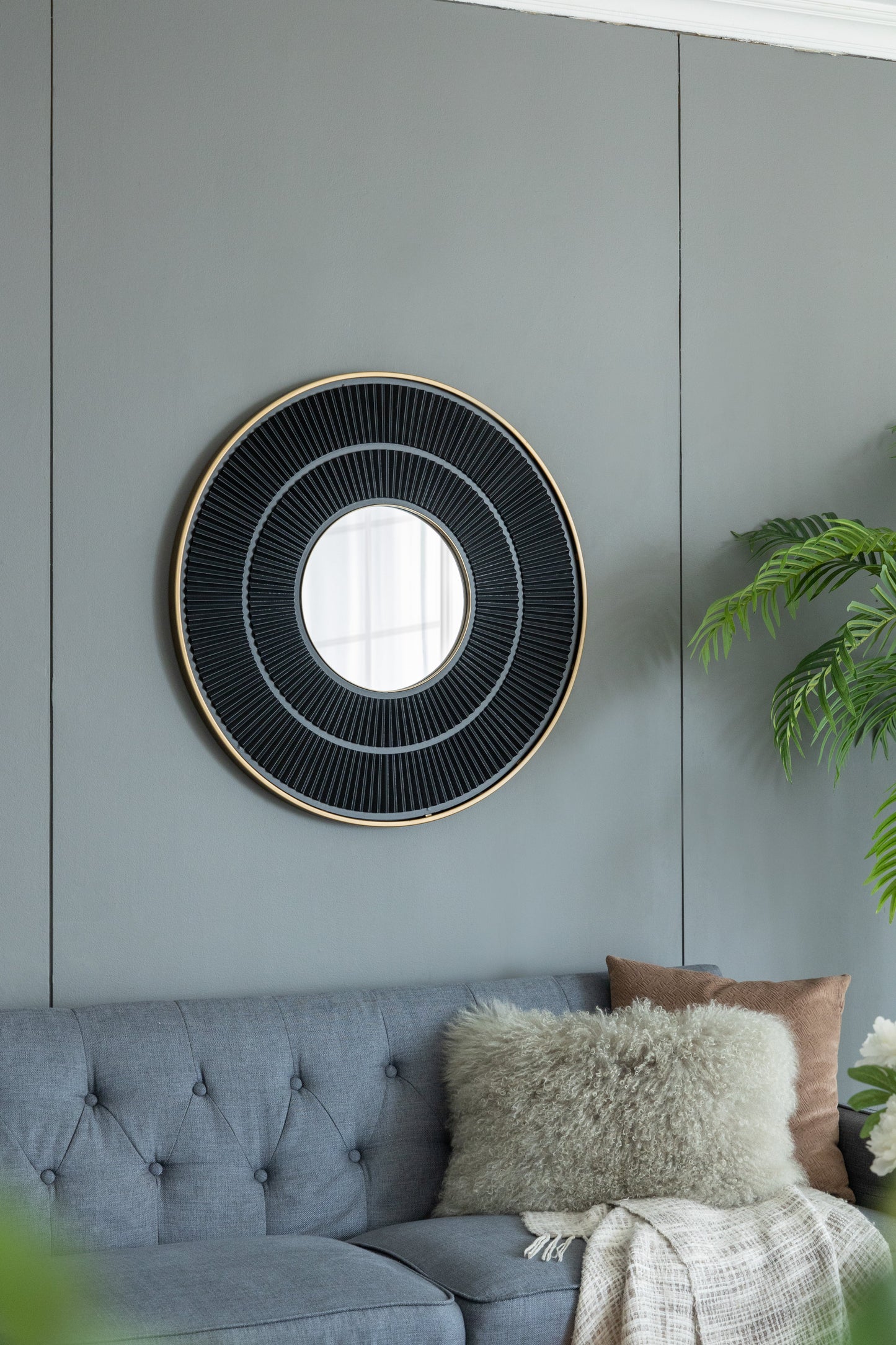 Round Wall Mirror with Carved Pleated Pattern