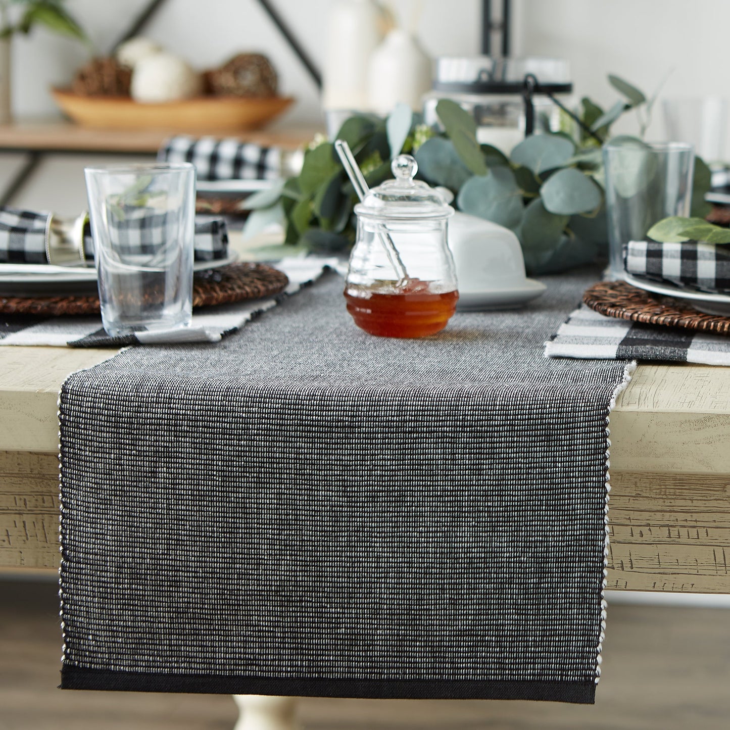Black/White 2-Tone Ribbed Table Runner 13X72