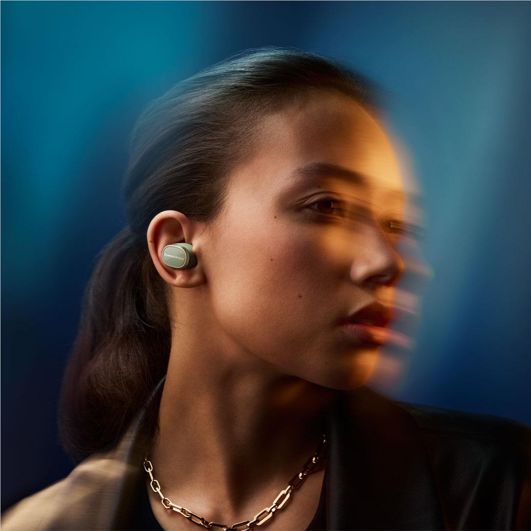 Bowers & Wilkins PI8 True Wireless Earbuds (green)