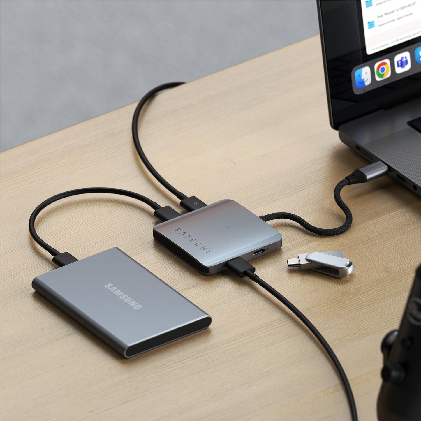 Satechi 4-Port USB-C Hub with PD (Space Grey)