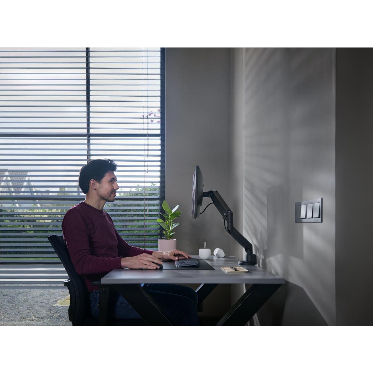 One For All Solid series Single Monitor Arm (Black)