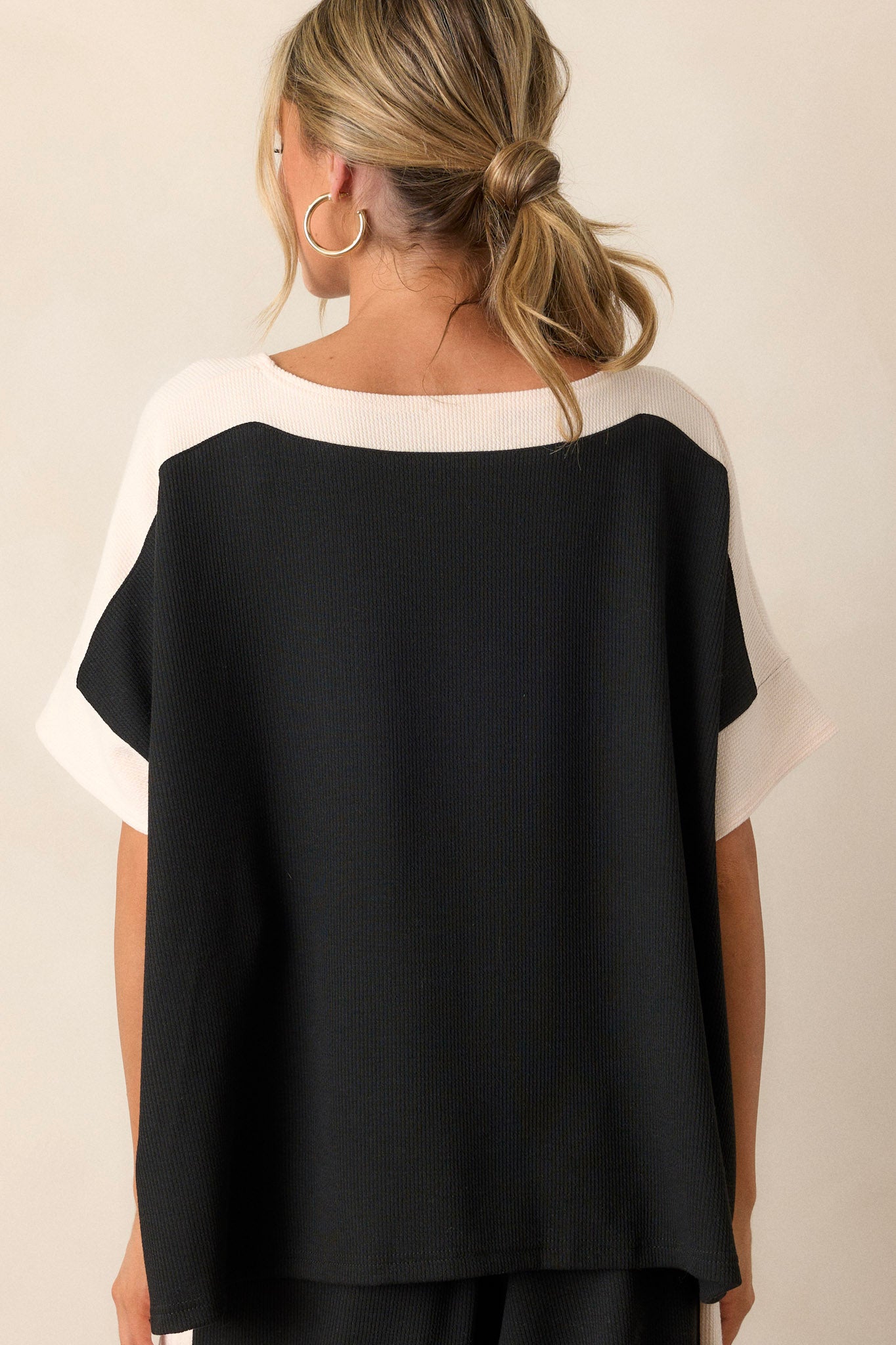 My Go Everywhere Black & Ivory Ribbed Cap Sleeve Top