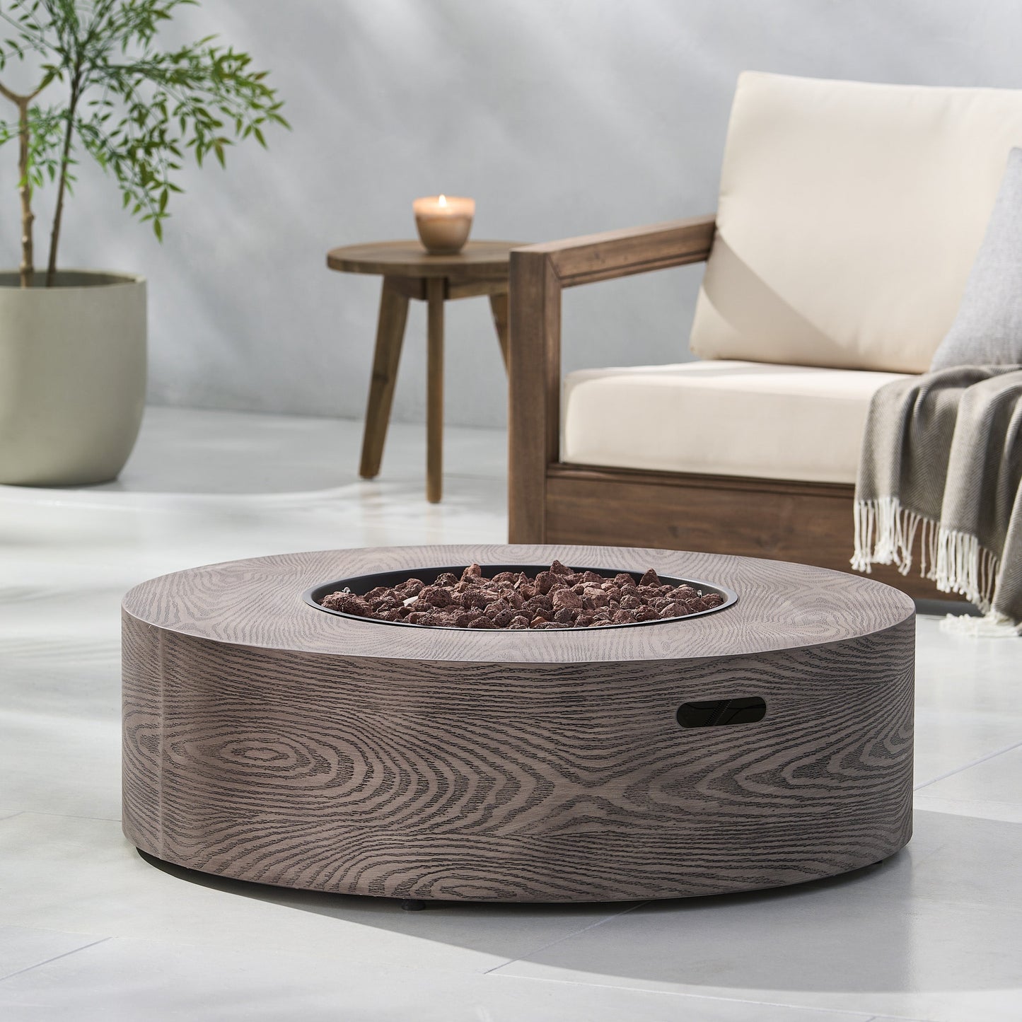 Outdoor Round Firepit with Iron Frame