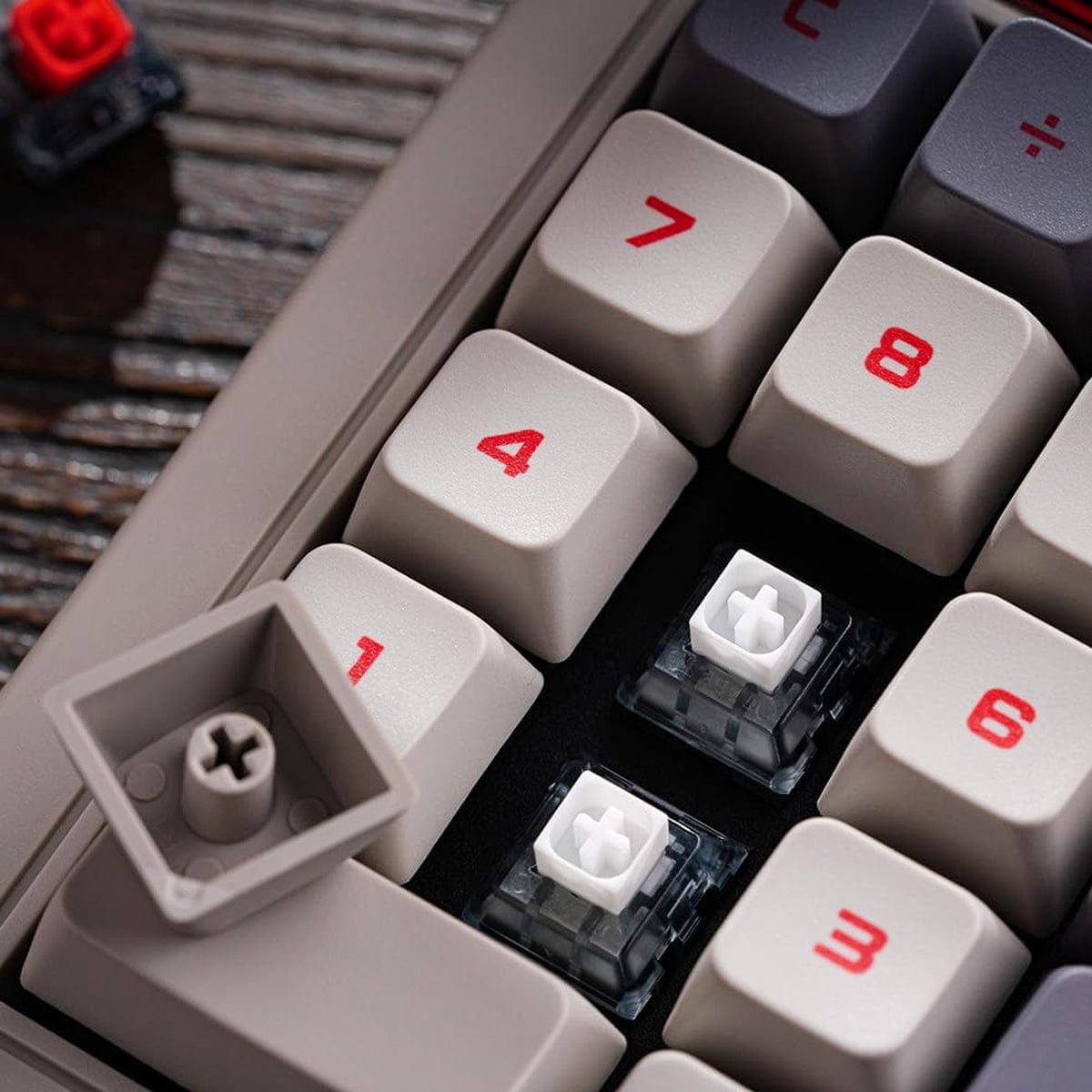8BitDo Retro 18 Mechanical Numpad