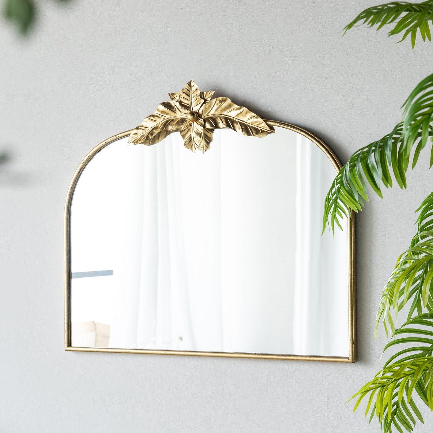 Arched Wall Mirror with Metal Frame