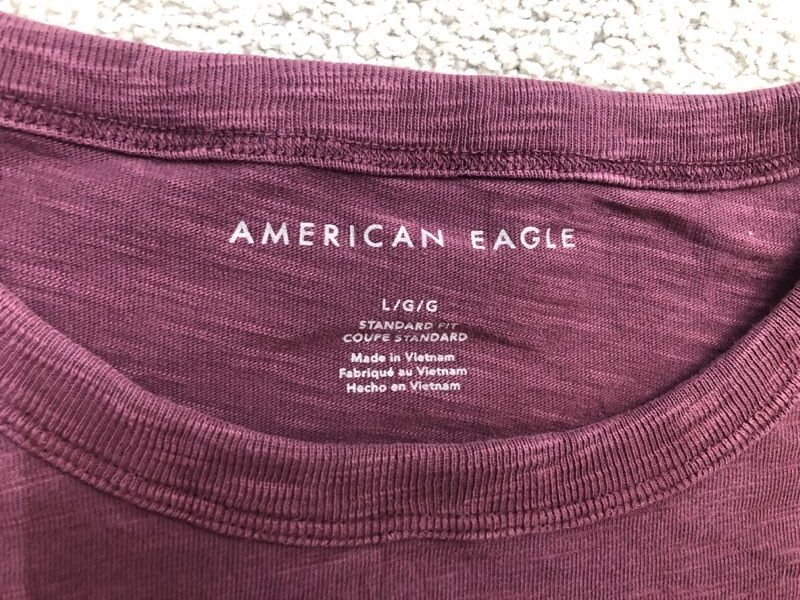 American Eagle Shirt Men Large Red Spell Out Standard Fit Crew Neck Tee Casual