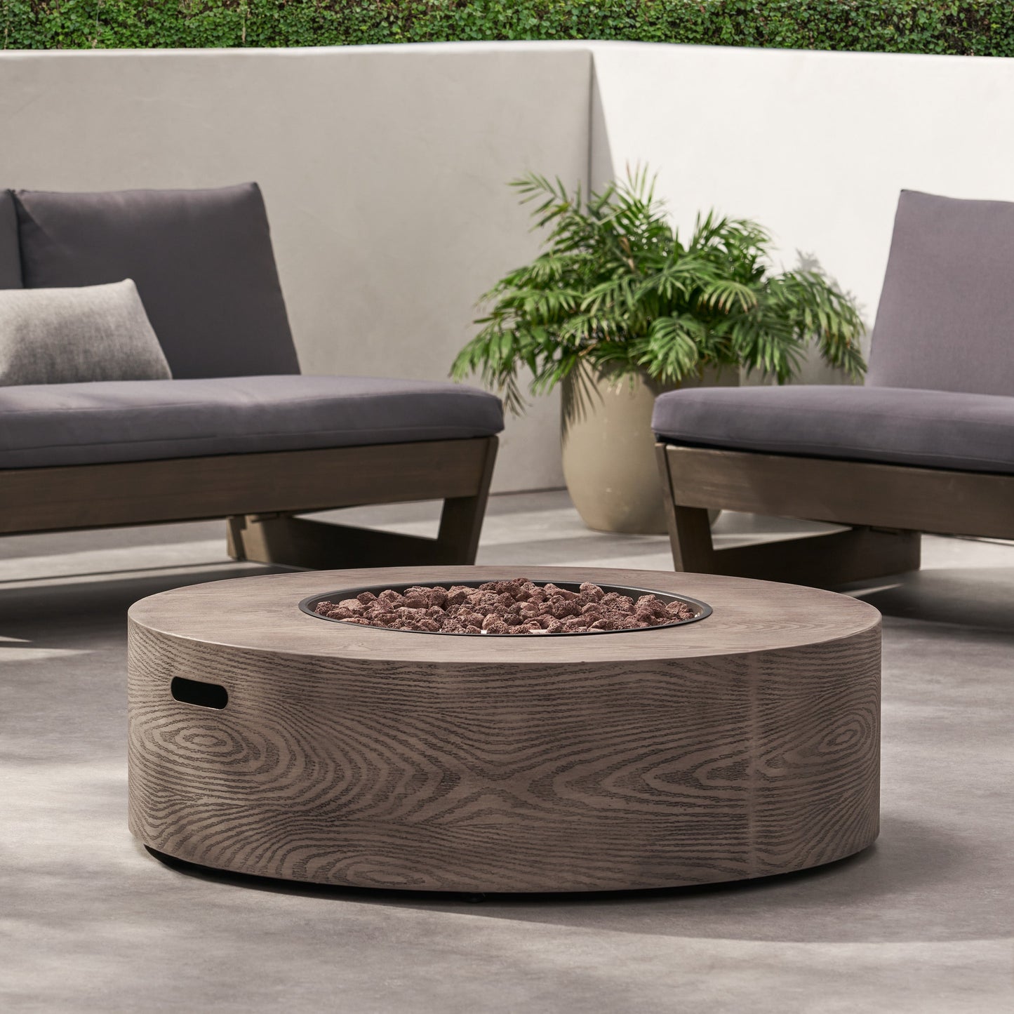 Outdoor Round Firepit with Iron Frame