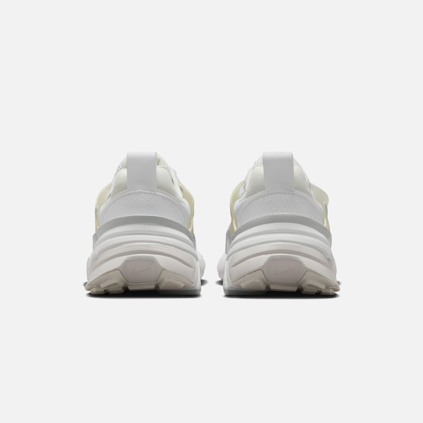 Nike WMNS V2K Run - White / Metallic Silver / Platinum