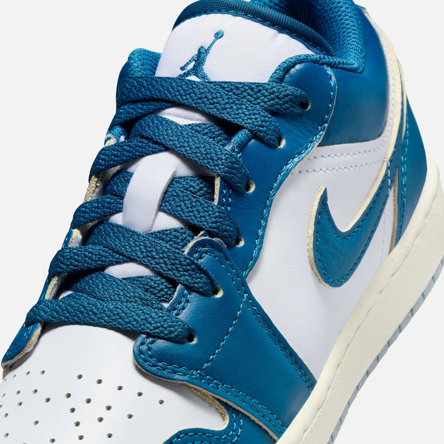 Jordan GS Air Jordan 1 Low SE - White / Industrial Blue / Blue Grey