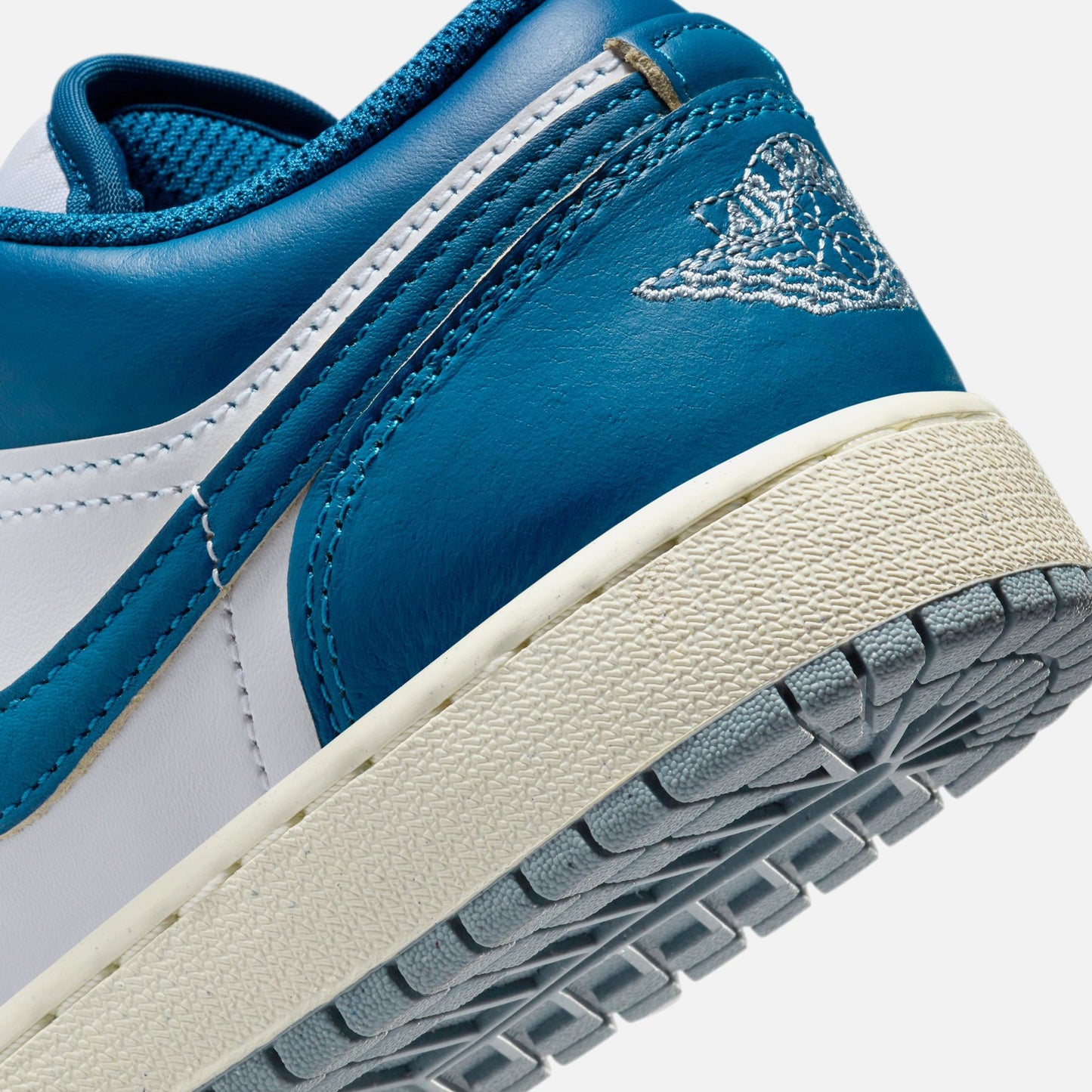 Jordan GS Air Jordan 1 Low SE - White / Industrial Blue / Blue Grey