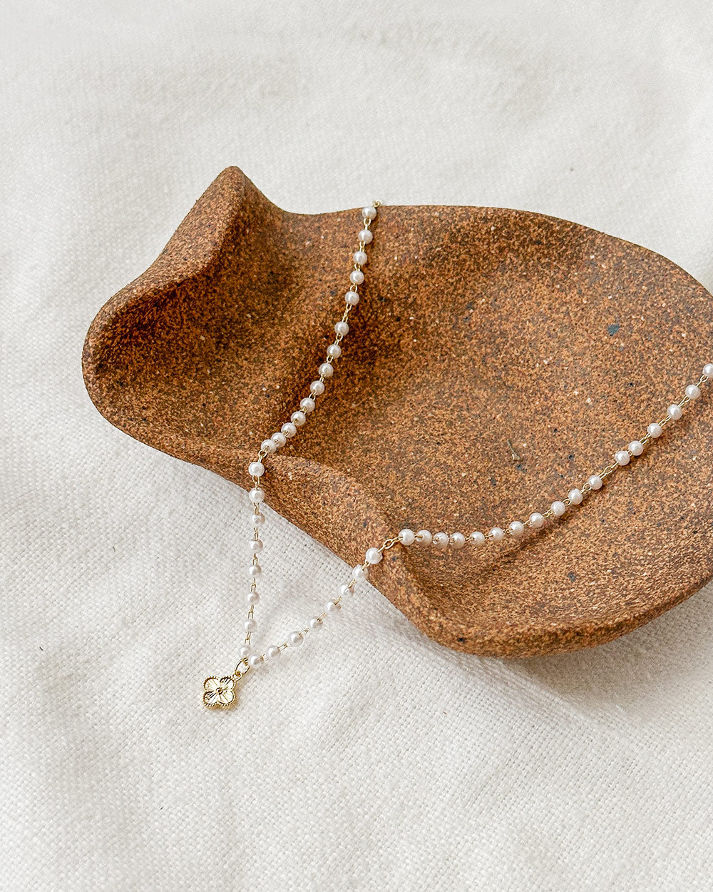 Cassidy Clover Pendant Necklace