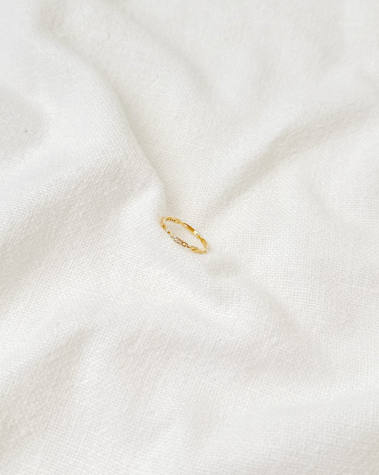 Linked Moments Ring