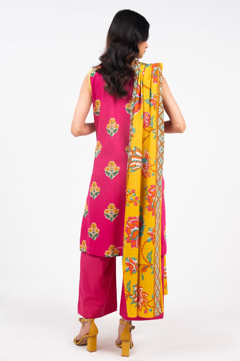 3 Piece Printed Khaddar Suit With Light Khaddar Dupatta