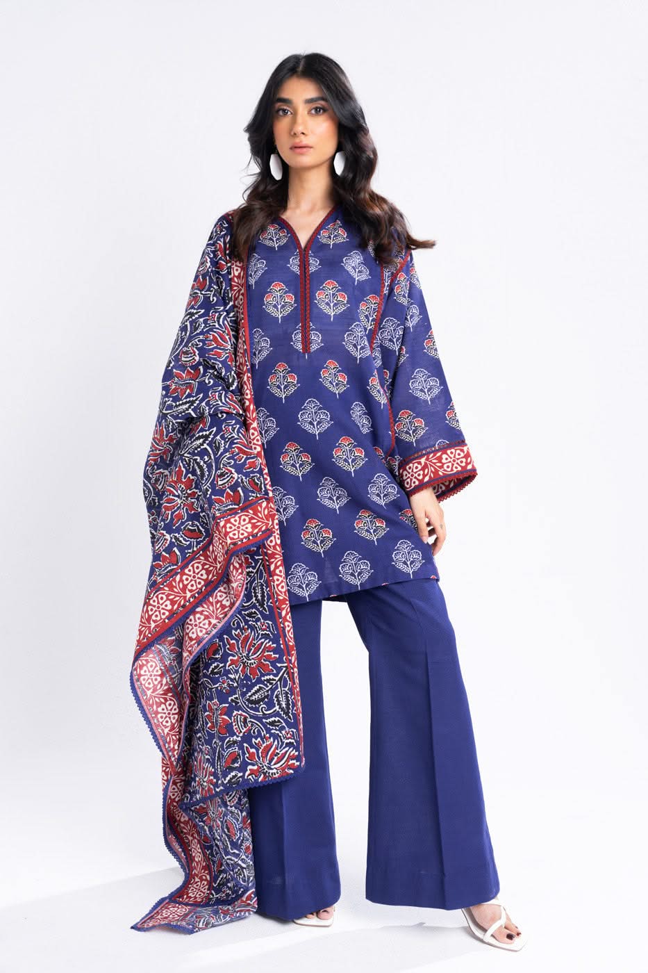 3 Piece Printed Khaddar Suit With Light Khaddar Dupatta