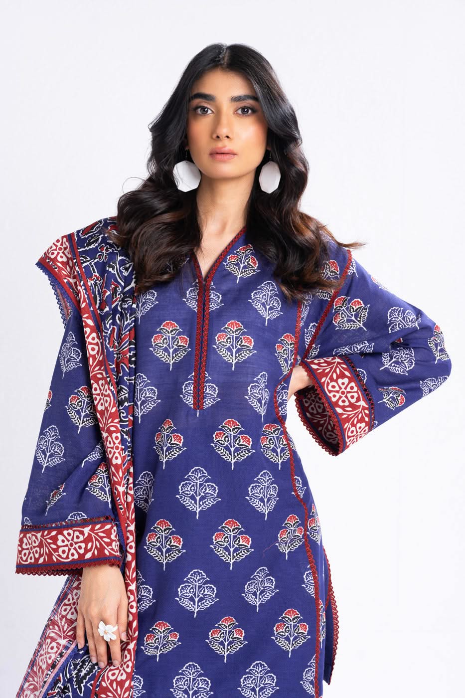 3 Piece Printed Khaddar Suit With Light Khaddar Dupatta