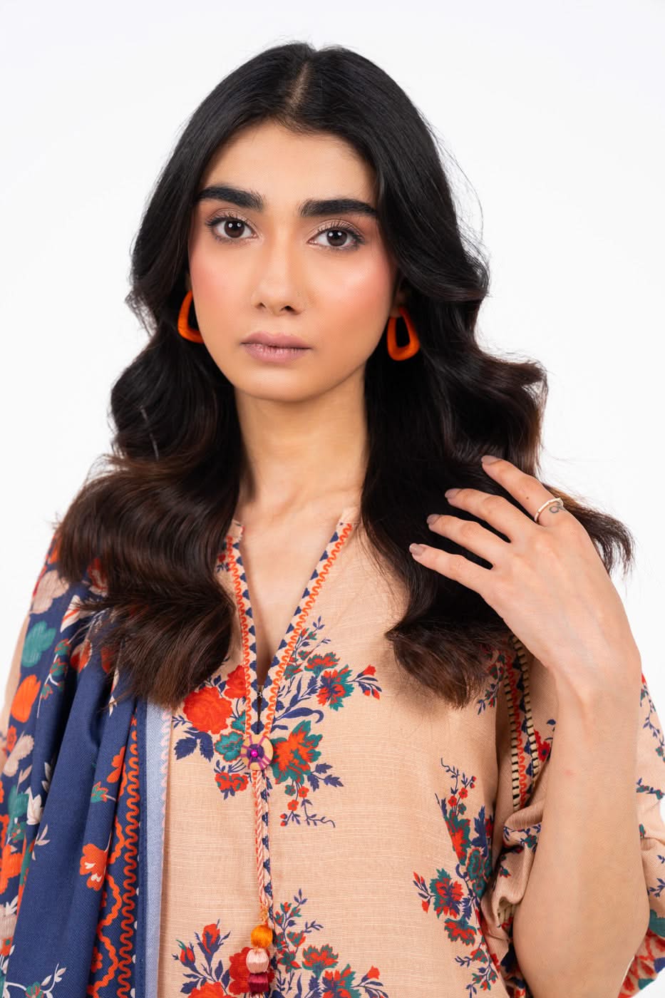 3 Piece Printed Khaddar Suit With Pashmina Dupatta