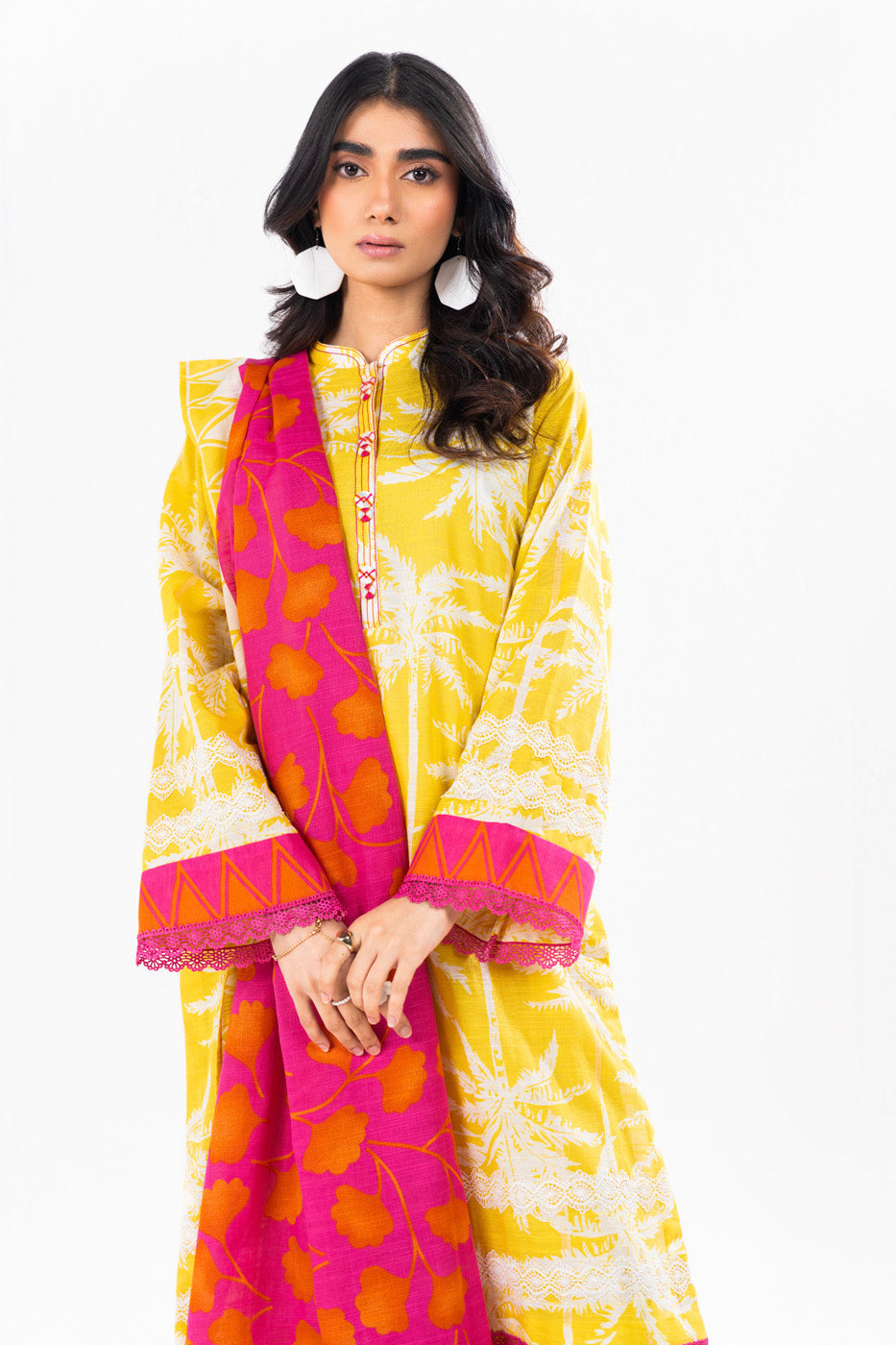 3 Piece Printed Khaddar Suit With Light Khaddar Dupatta