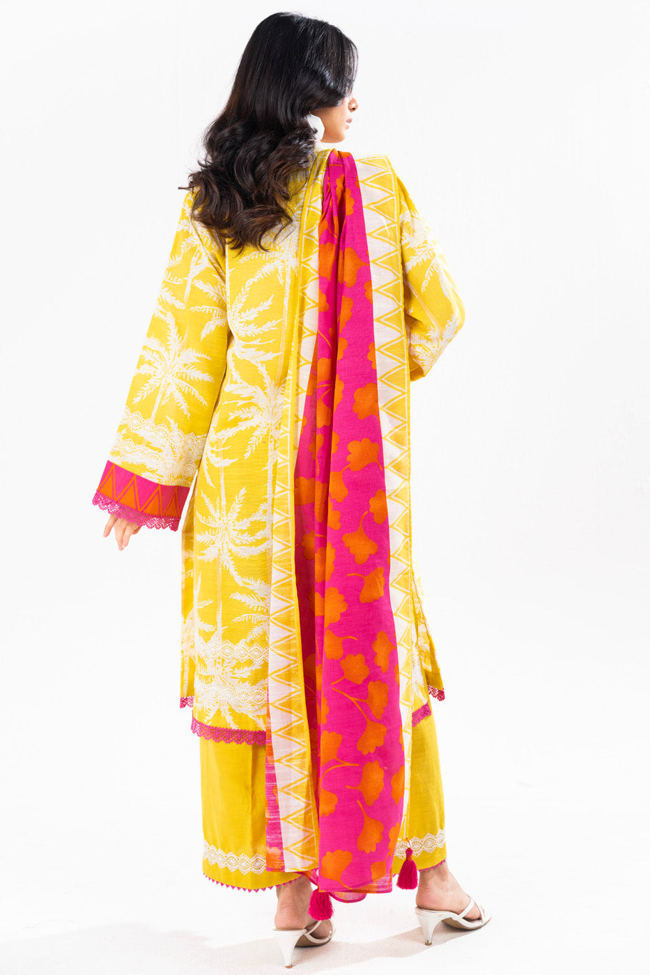 3 Piece Printed Khaddar Suit With Light Khaddar Dupatta