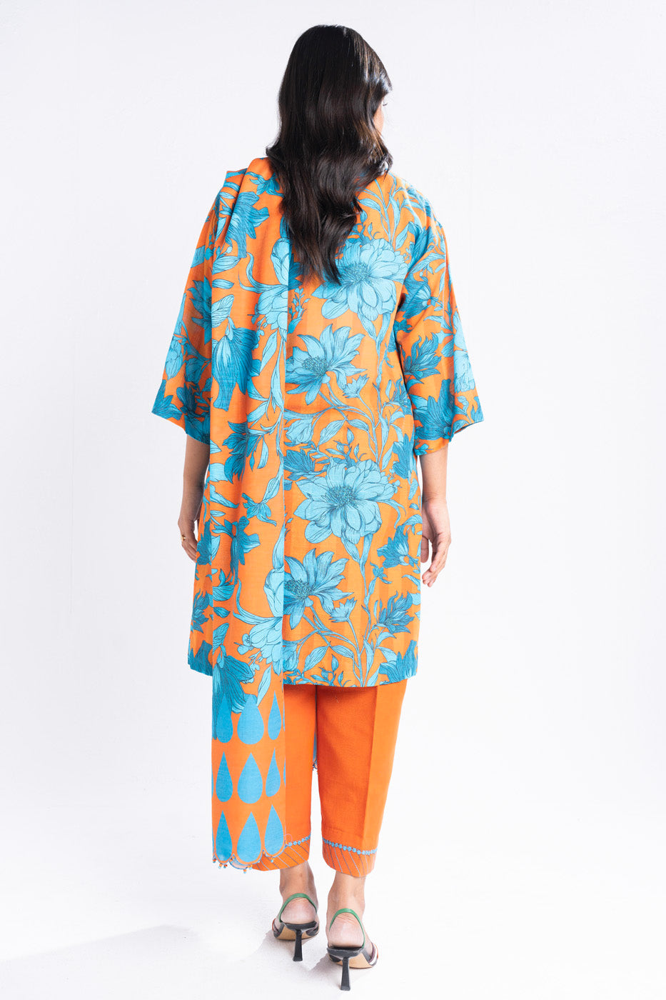 3 Piece Printed Khaddar Suit With Light Khaddar Dupatta