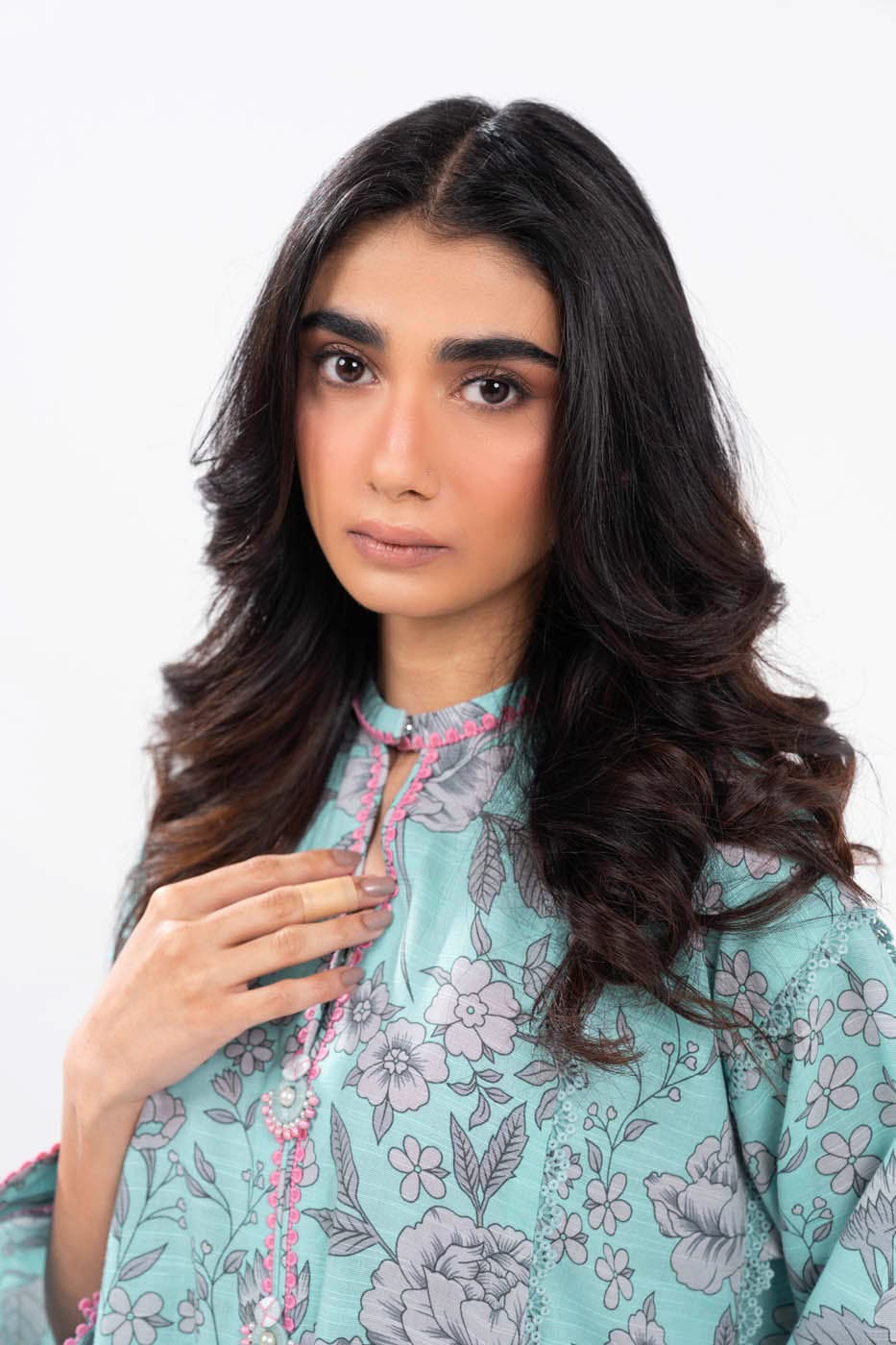 3 Piece Printed Khaddar Suit With Light Khaddar Dupatta