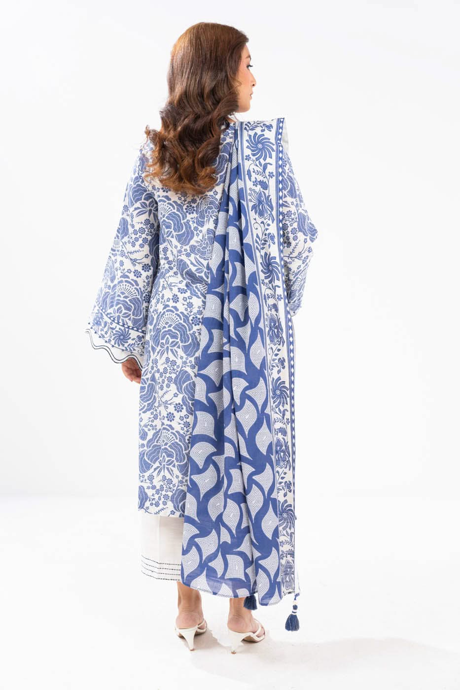 3 Piece Printed Khaddar Suit With Light Khaddar Dupatta