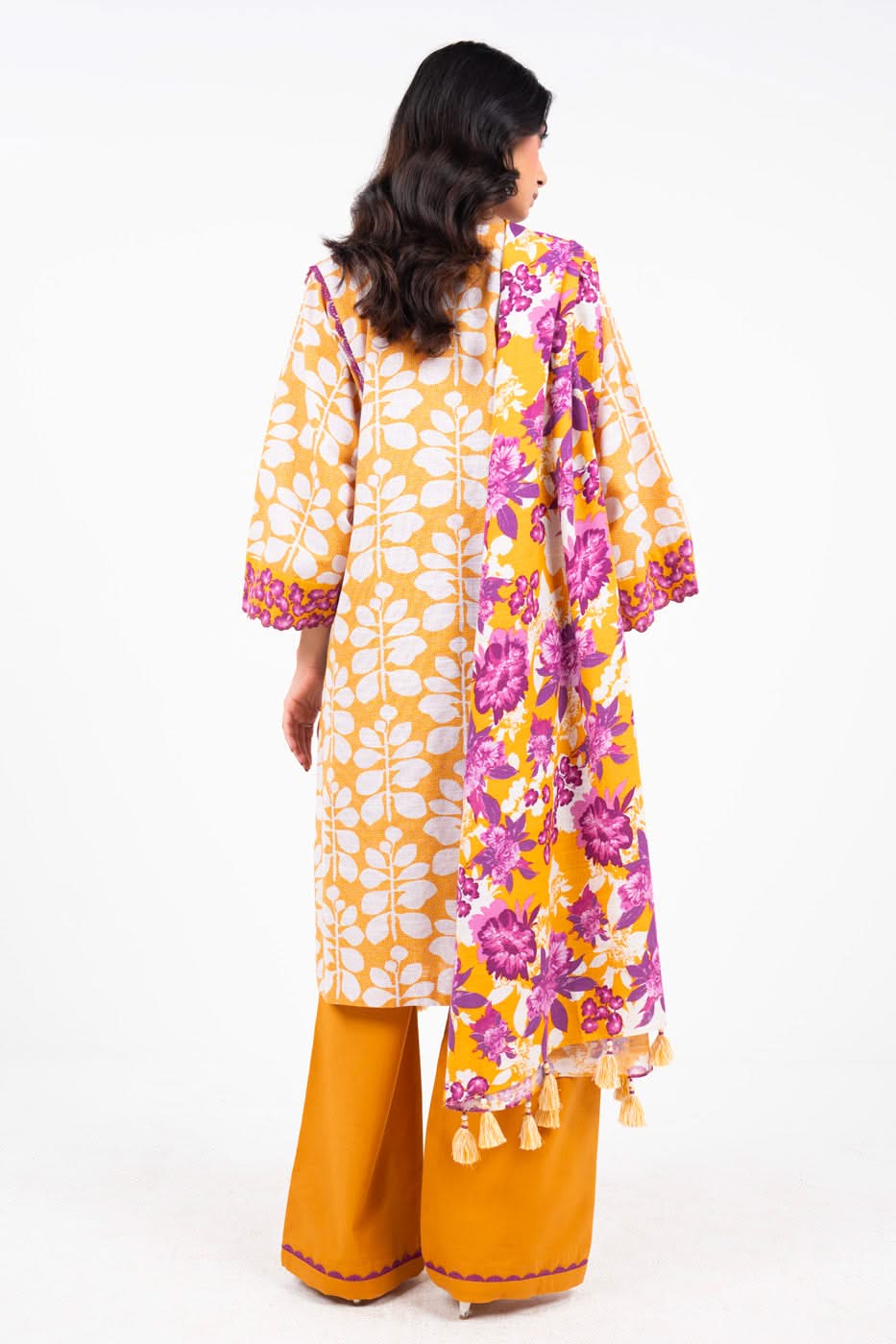 3 Piece Printed Khaddar Suit With Light Khaddar Dupatta