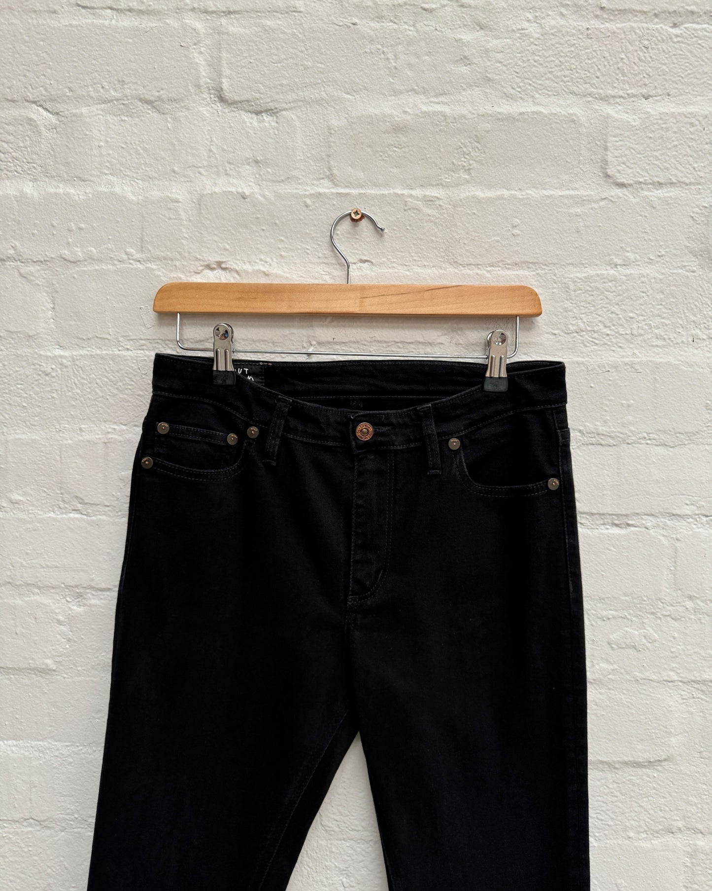 DJB0078 - Dina - W28 L27