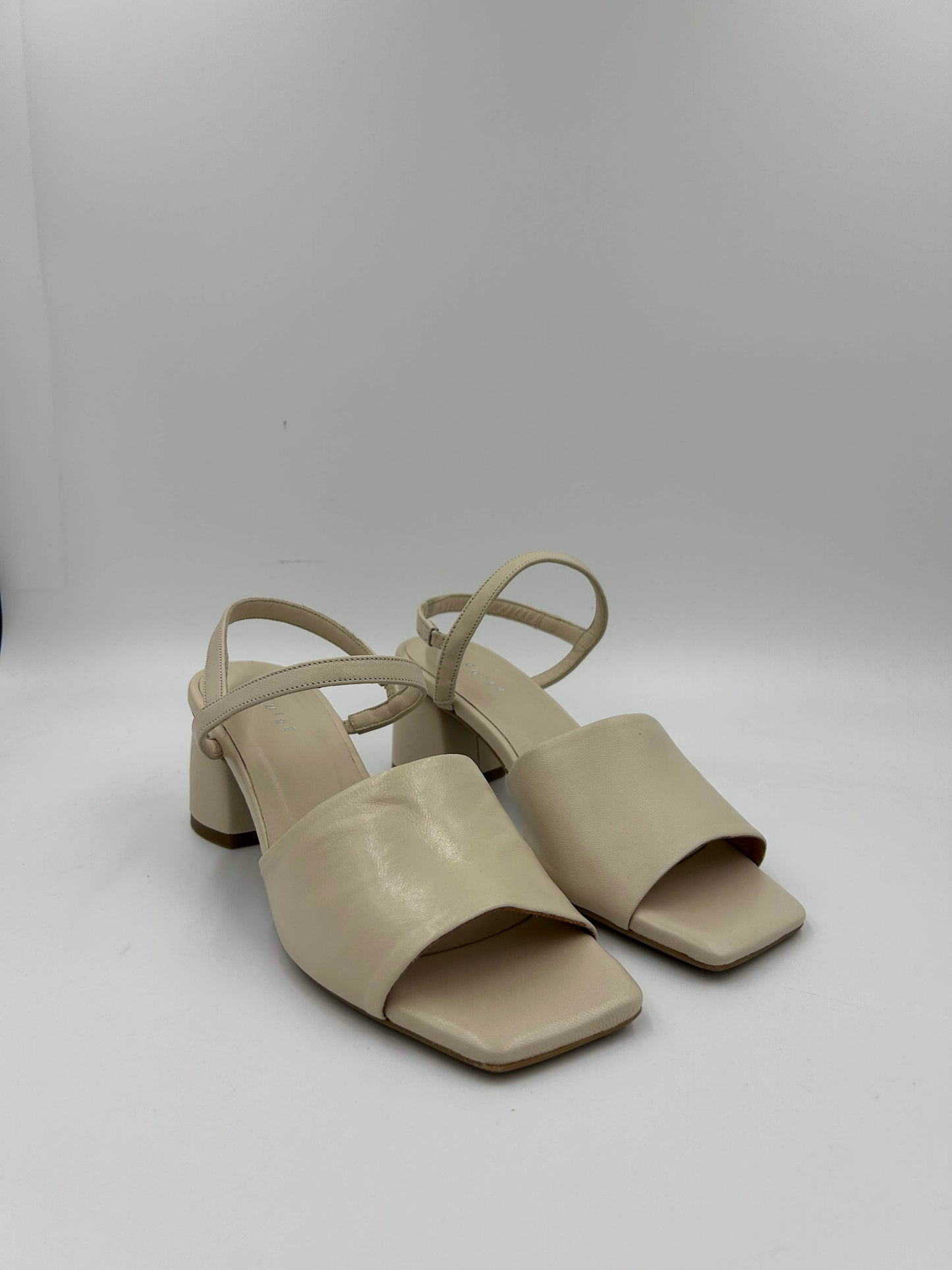 Imperfect Oliva Cream Heel 36