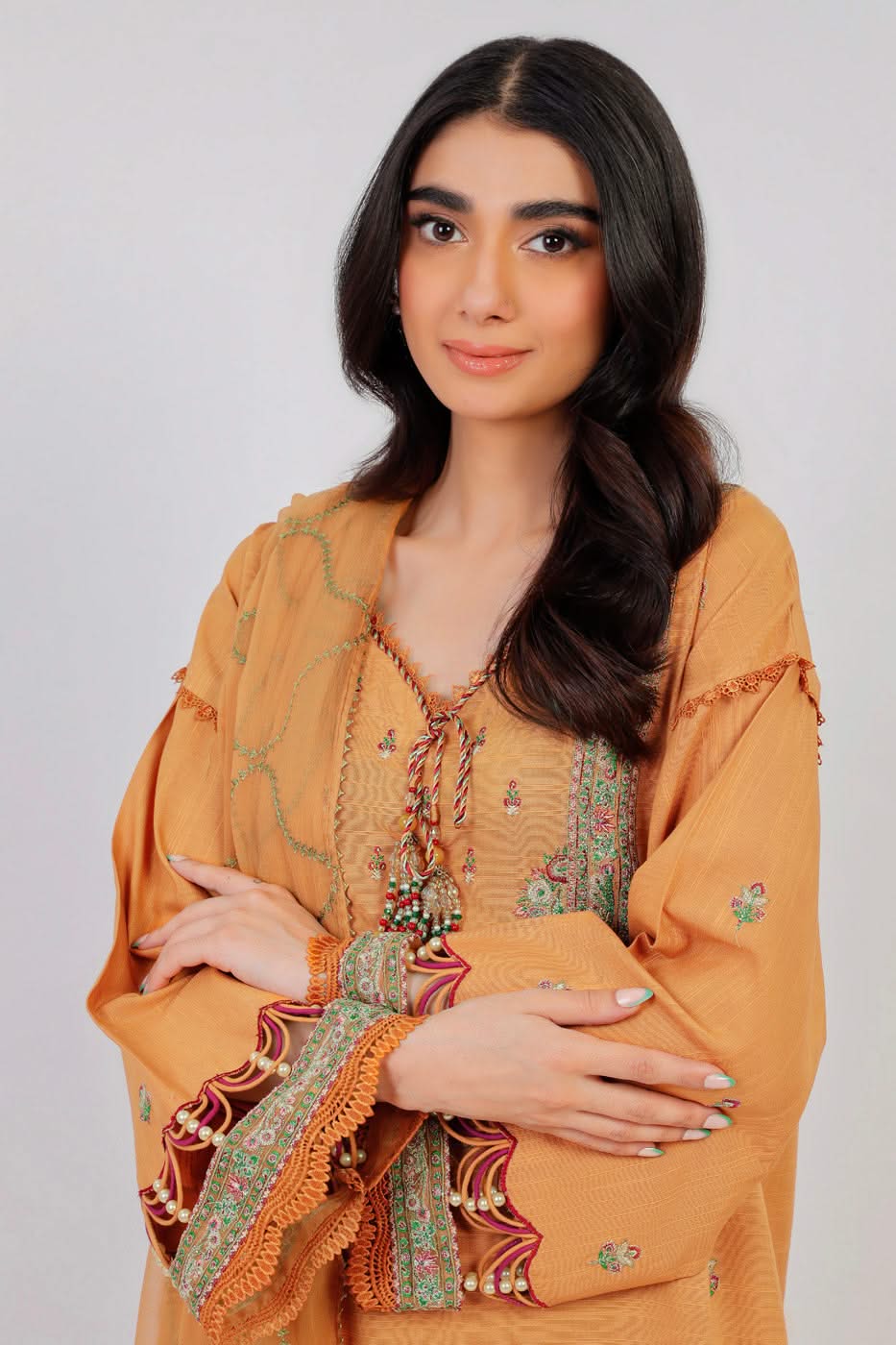 3 Pc Embroidered Khaddar Shirt With Chiffon Dupatta