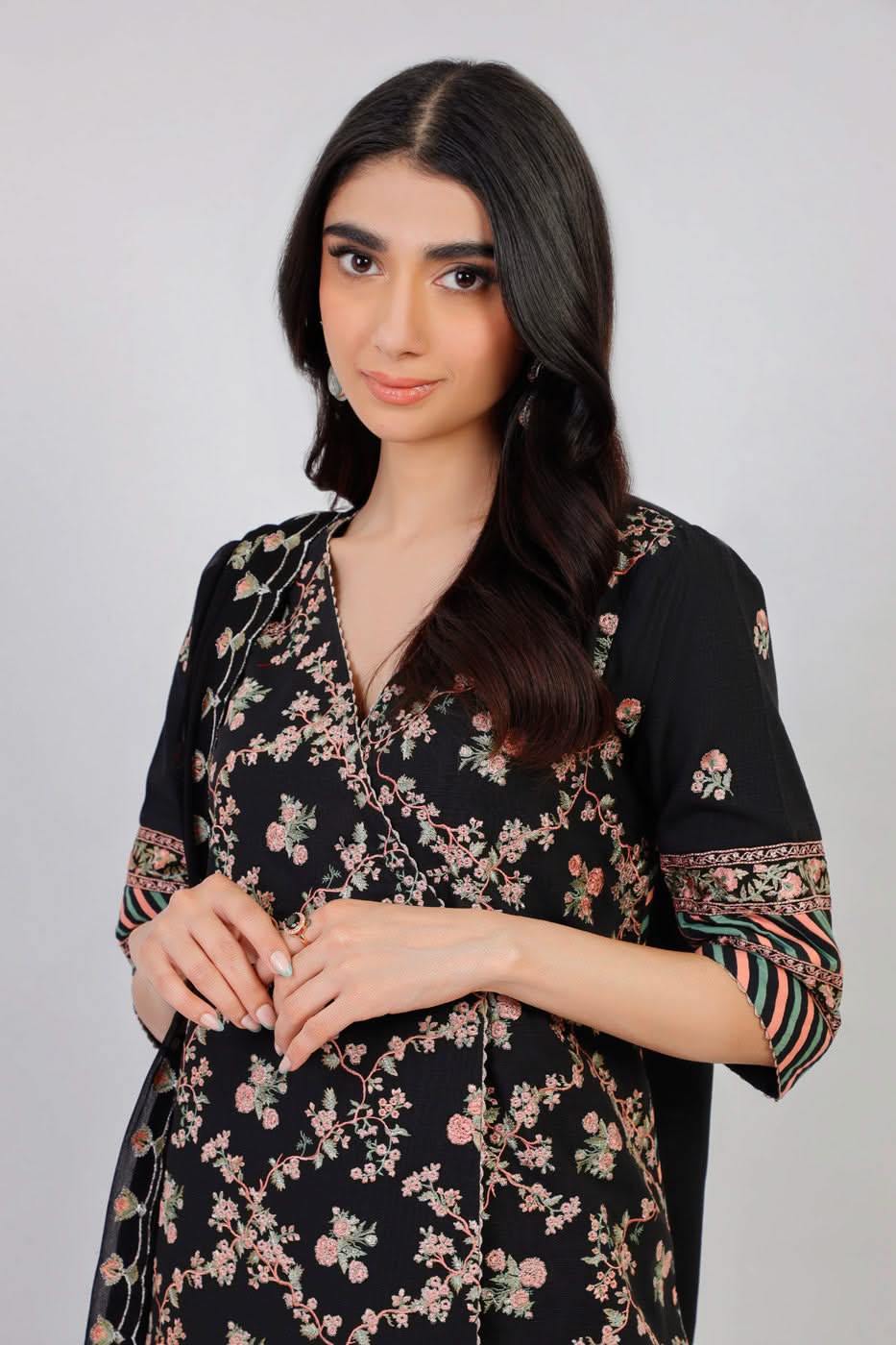 3 Pc Embroidered Khaddar Suit With Chiffon Dupatta
