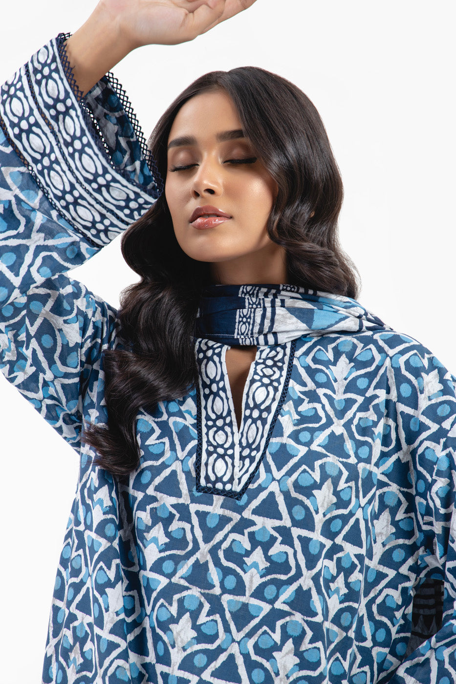 2 Pc Printed Lawn Suit With Silver Lawn Dupatta