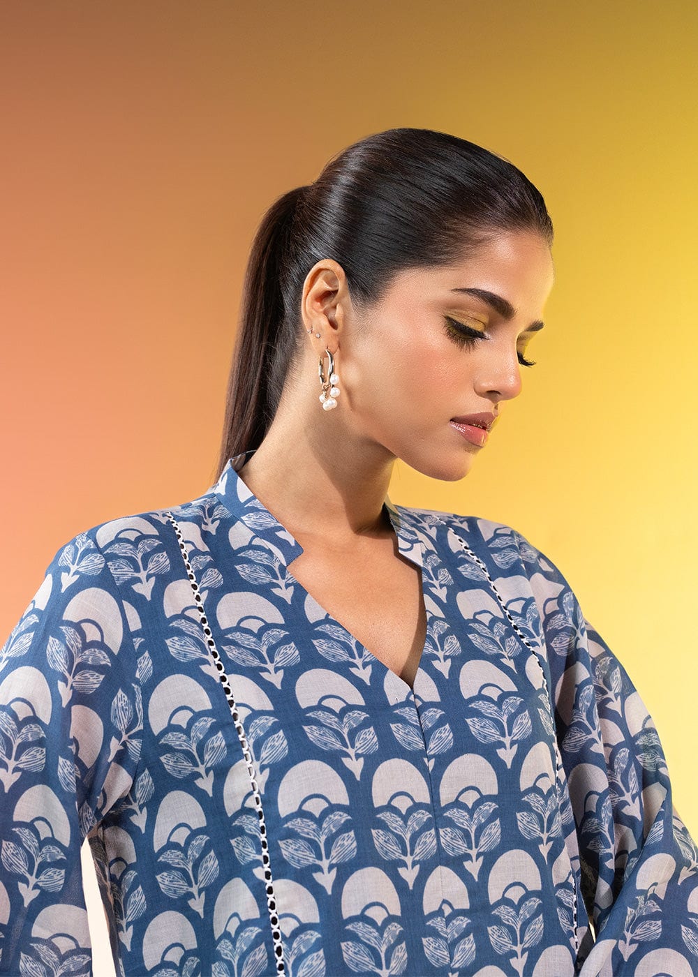 2 Pc Printed Lawn Suit With Cambric Trouser
