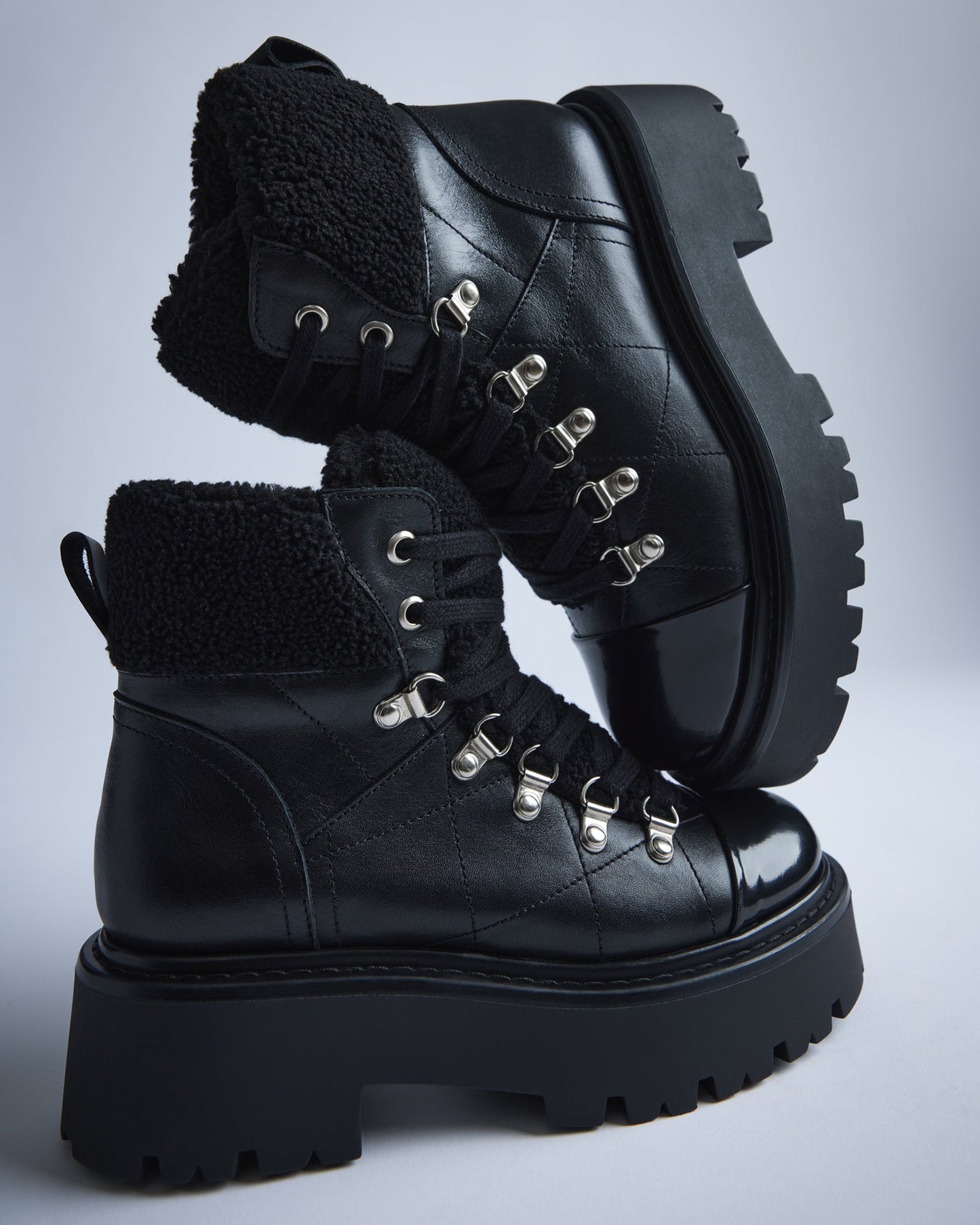 REYEN BLACK LEATHER