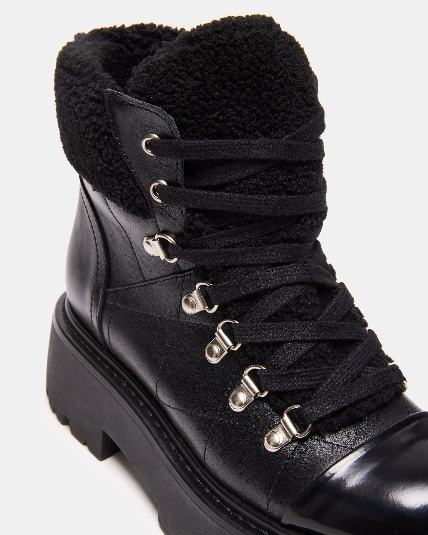 REYEN BLACK LEATHER