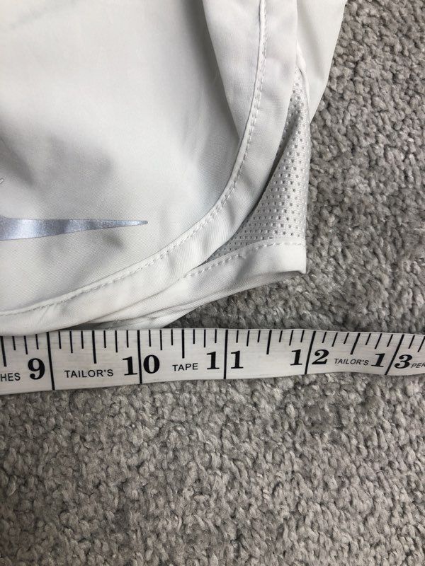 Nike Shorts Womens Medium White Athletic Shorts Running Jogging Lightweight