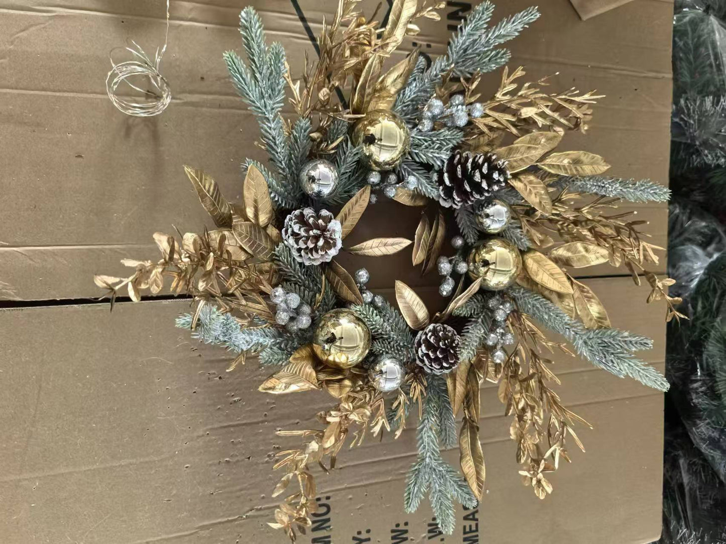 Slenix 20-inch Christmas Wreath, Christmas Door Decorations Wreath with Warm Lights
