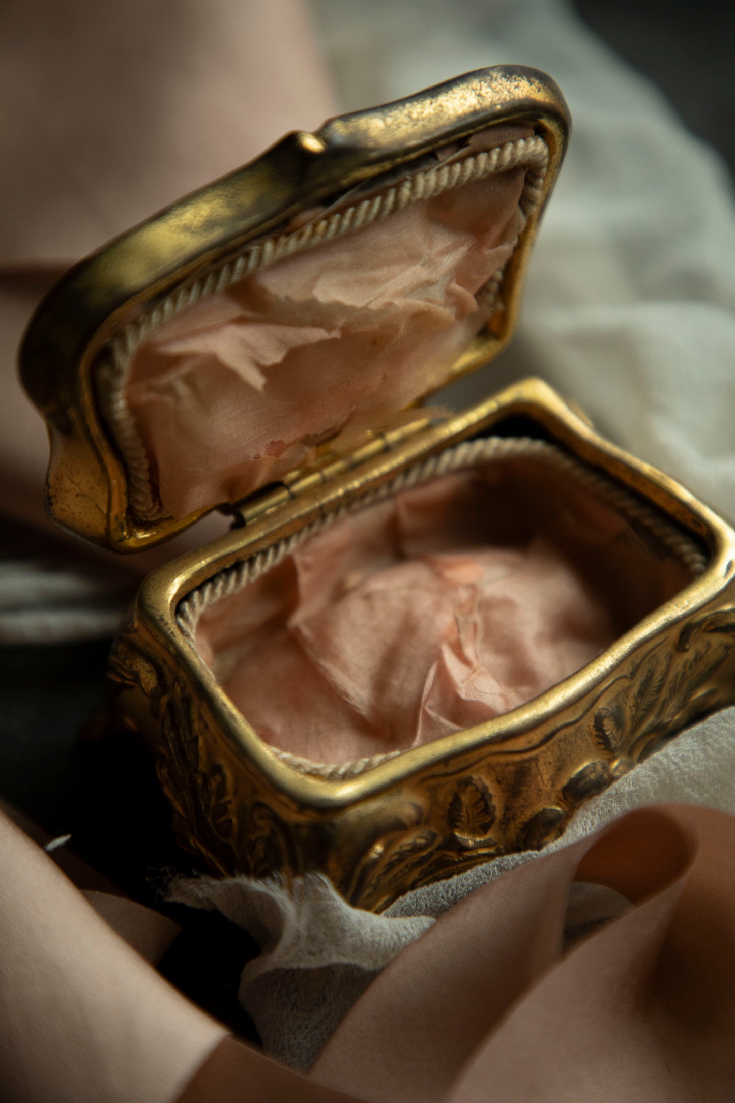 Vintage Victorian Trinket Box