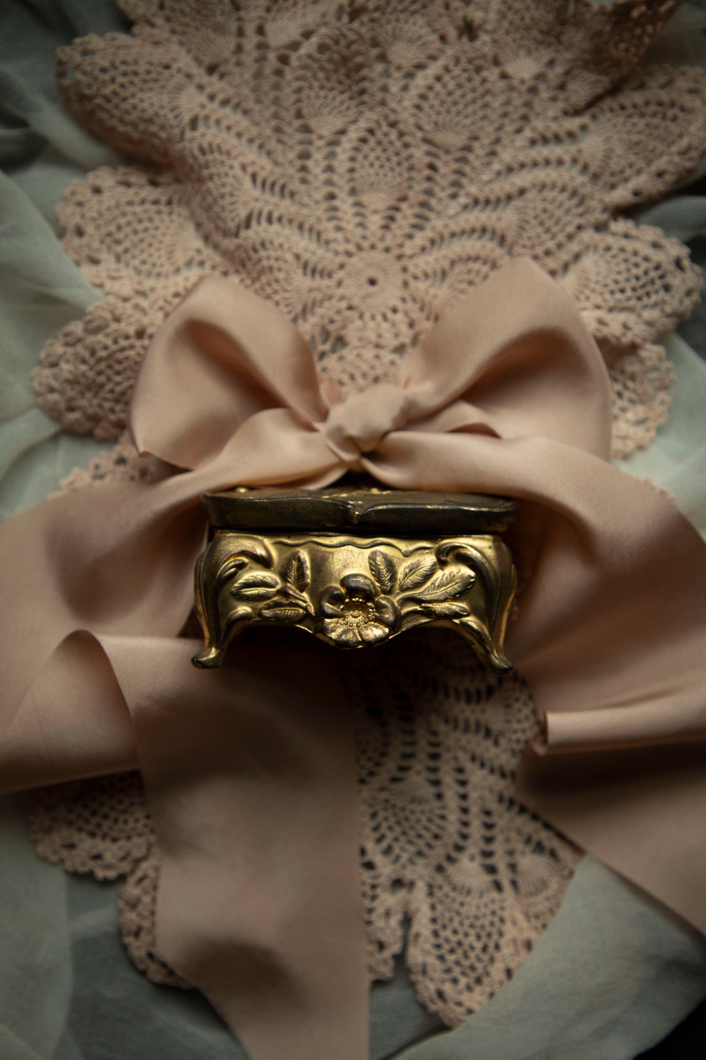 Vintage Victorian Trinket Box