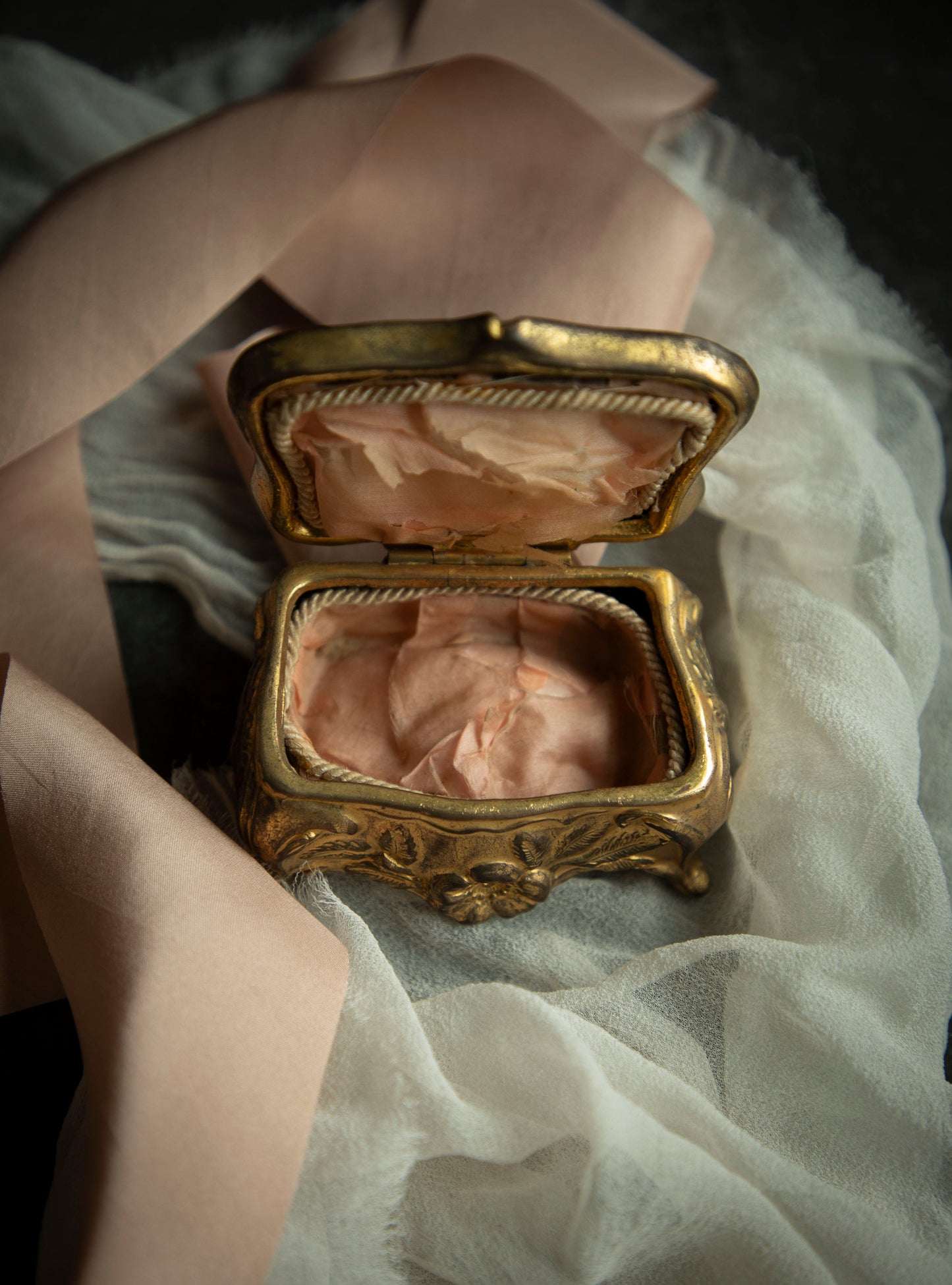 Vintage Victorian Trinket Box