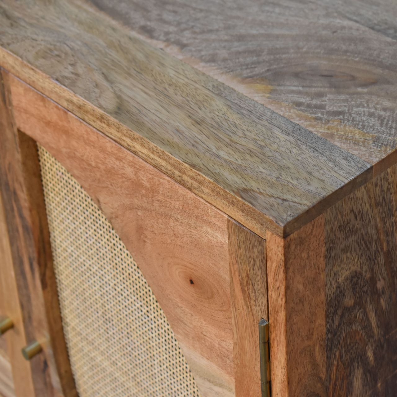 Wood Close-knit Leaf Cabinet with 2 Shelves