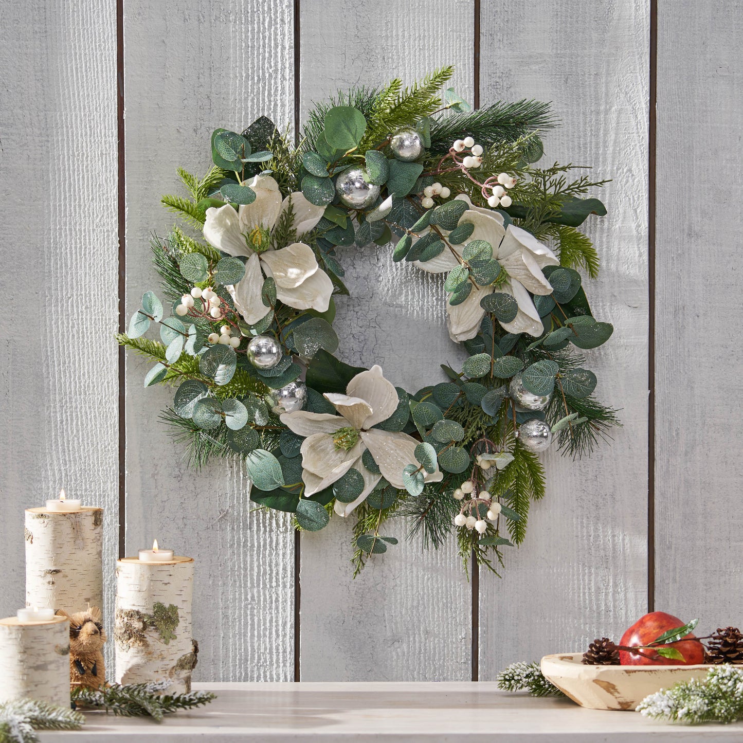 Glaive 21.75-inch Leaves and Magnolia Wreath