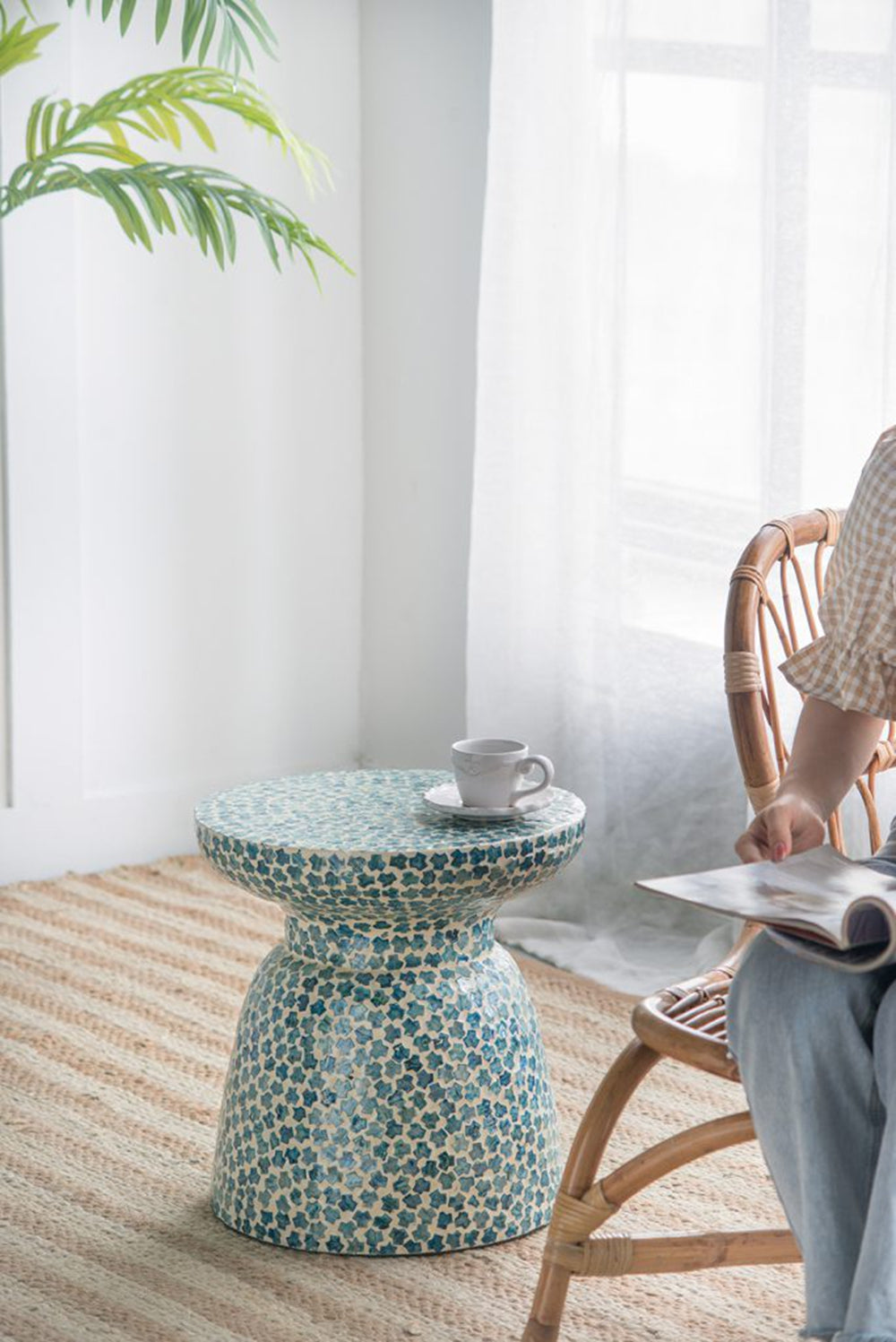 Outdoor Round Side Table with Chalice Shape