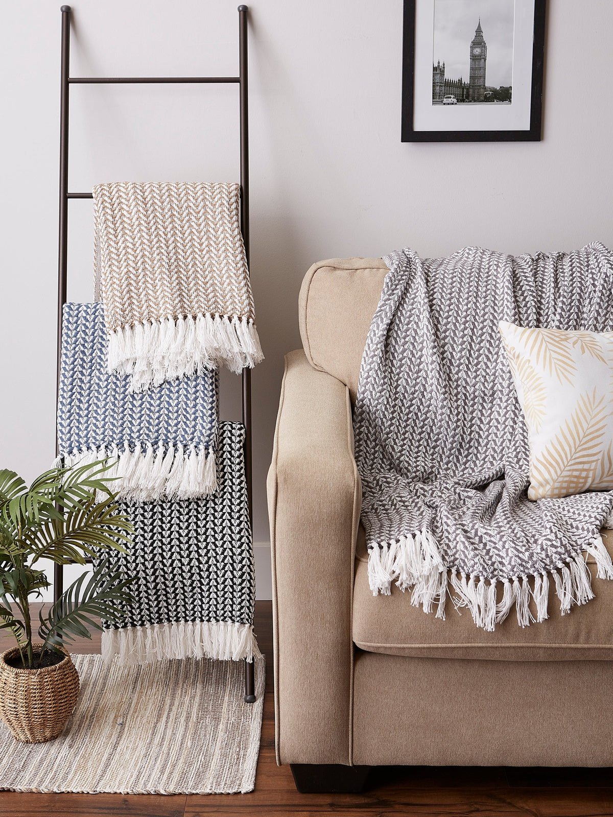 Black Arrowhead Throw