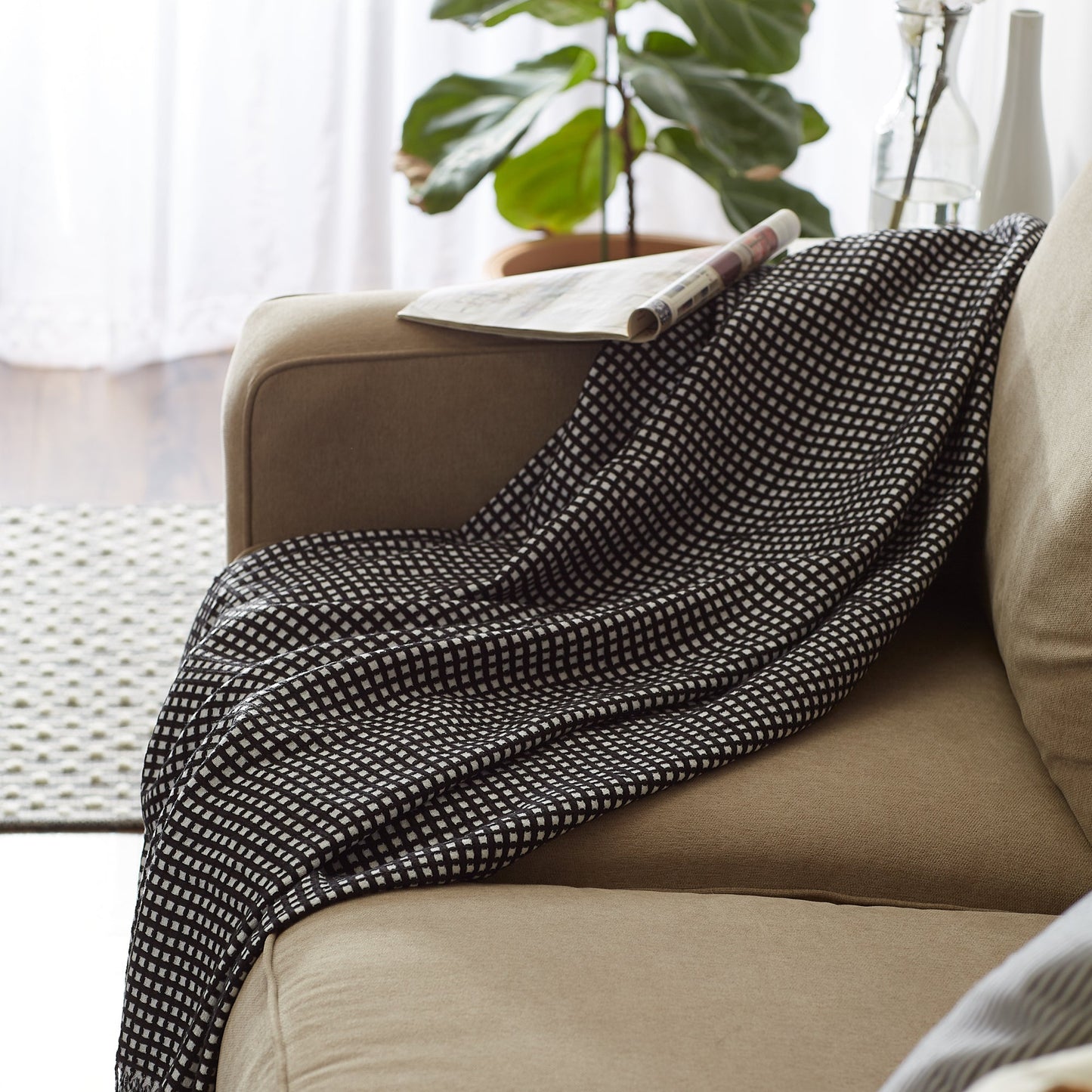 Black & White Waffle Knit Throw