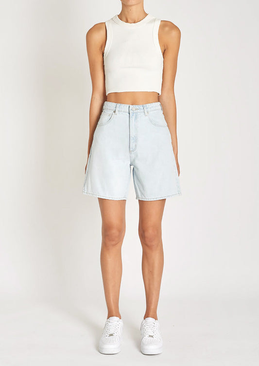 Carrie Short in Lilly Bleached
