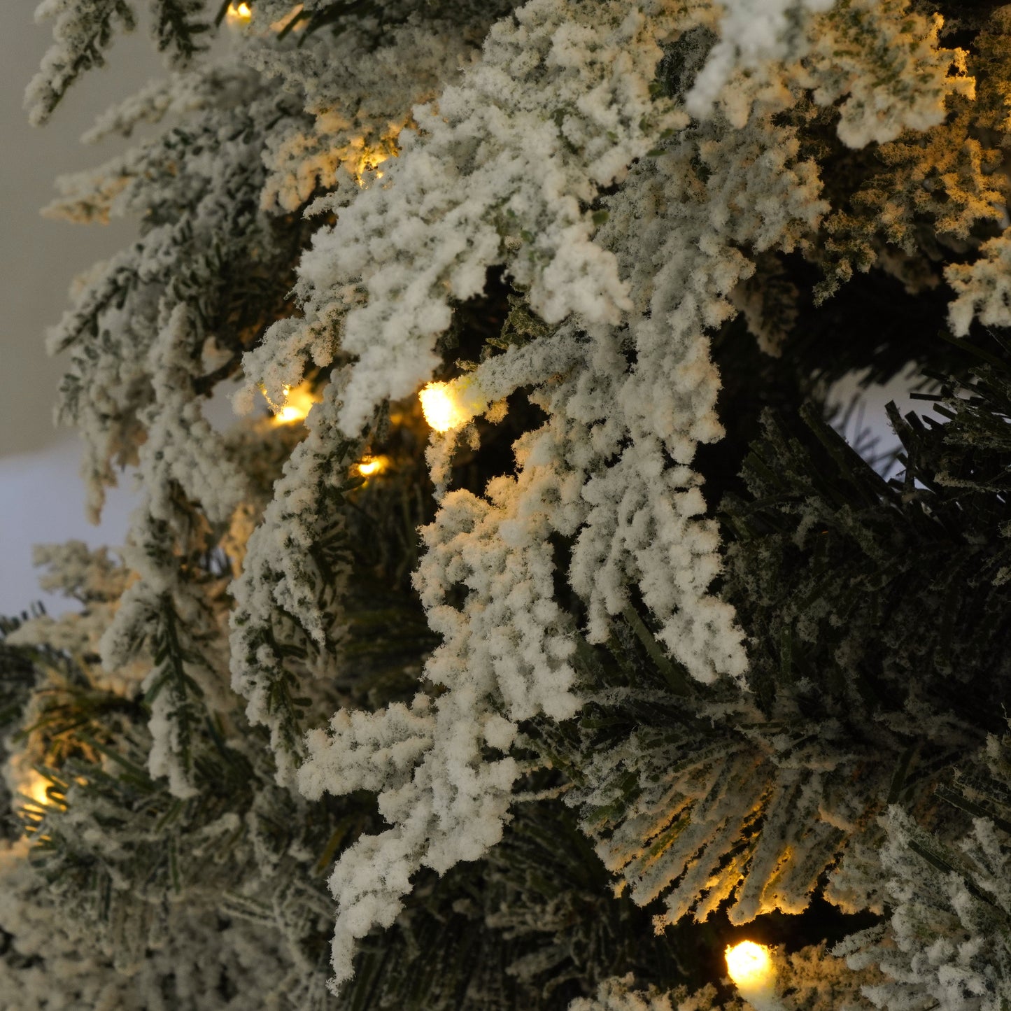 Lirna 7.5ft Artificial Christmas Tree with 400 LED Lights and 1200 Bendable Branches, Xmas Tree Christmas Decorations